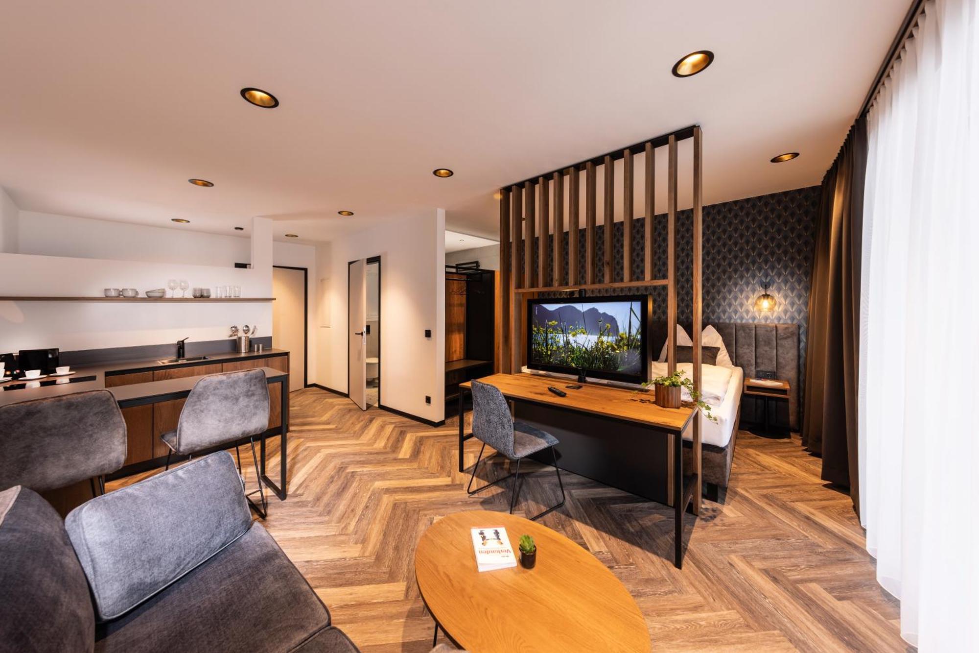 Zeit Und Raum Hotel - Self Check-In Eggelsberg エクステリア 写真