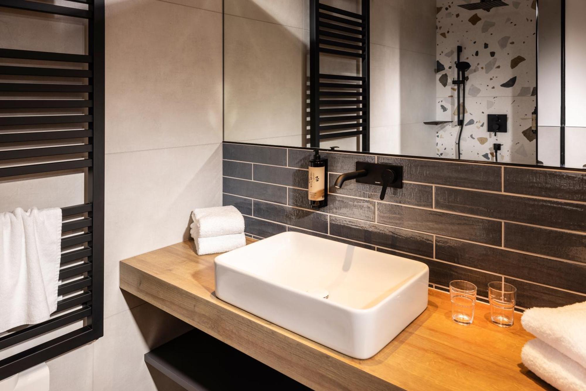 Zeit Und Raum Hotel - Self Check-In Eggelsberg エクステリア 写真