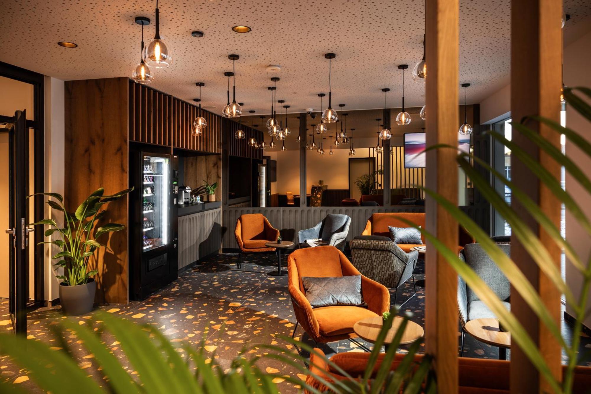 Zeit Und Raum Hotel - Self Check-In Eggelsberg エクステリア 写真